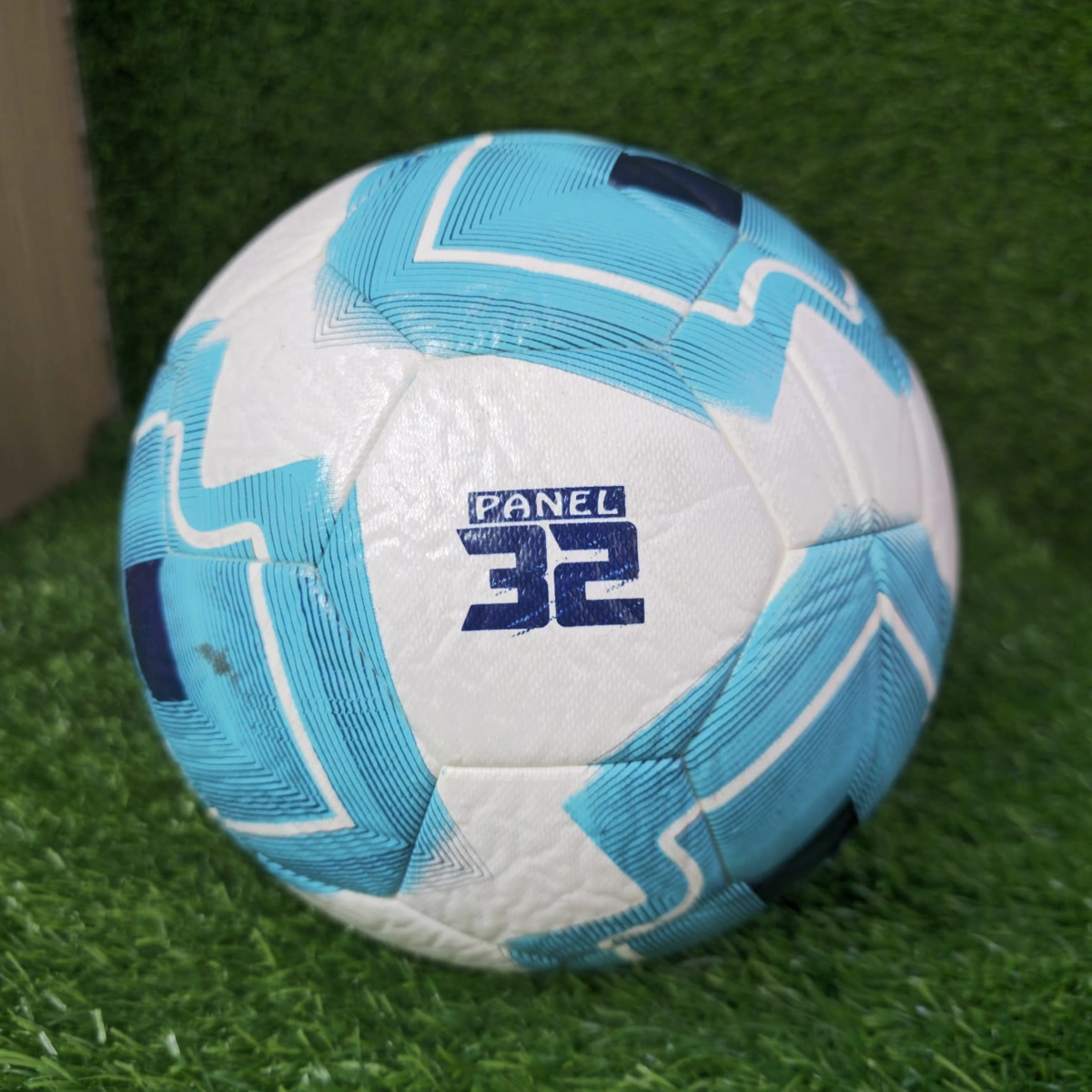 Panel 32 Premium Football